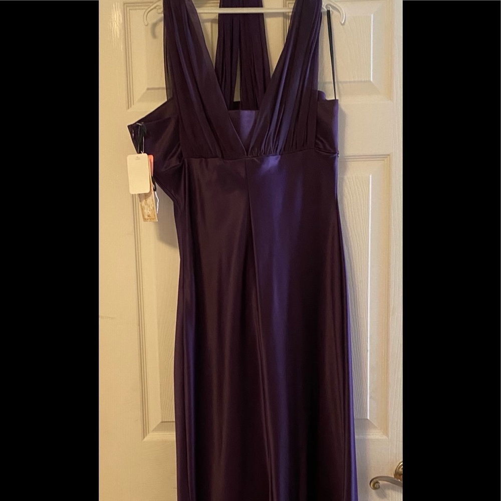 Dress - Picture 3 of 5